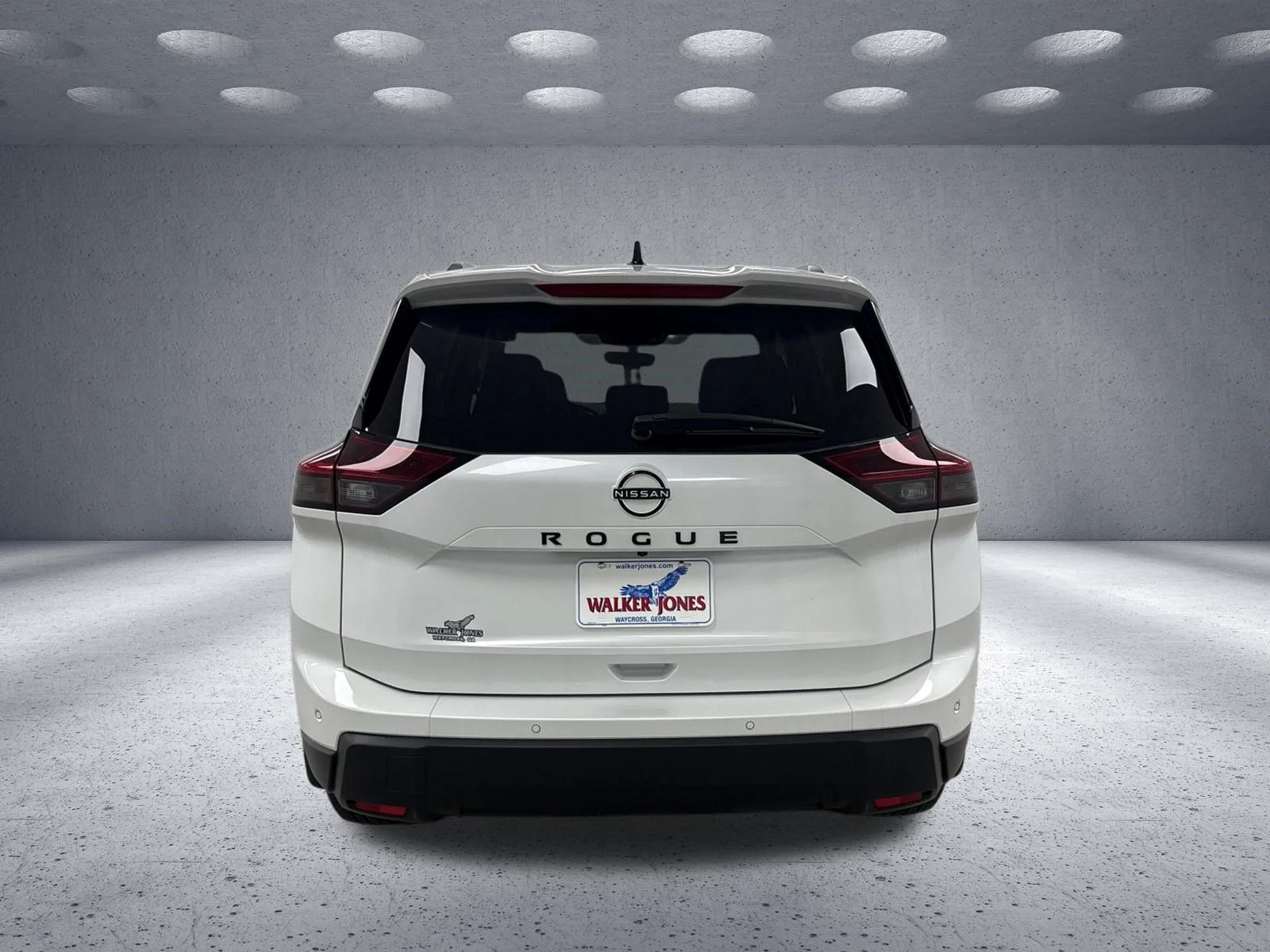 New 2026 Everest White Pearl TriCoat Nissan Dark Armor™ image 4