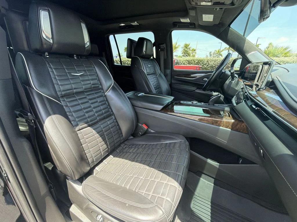 Used 2021 Black Cadillac Sport Platinum image 34