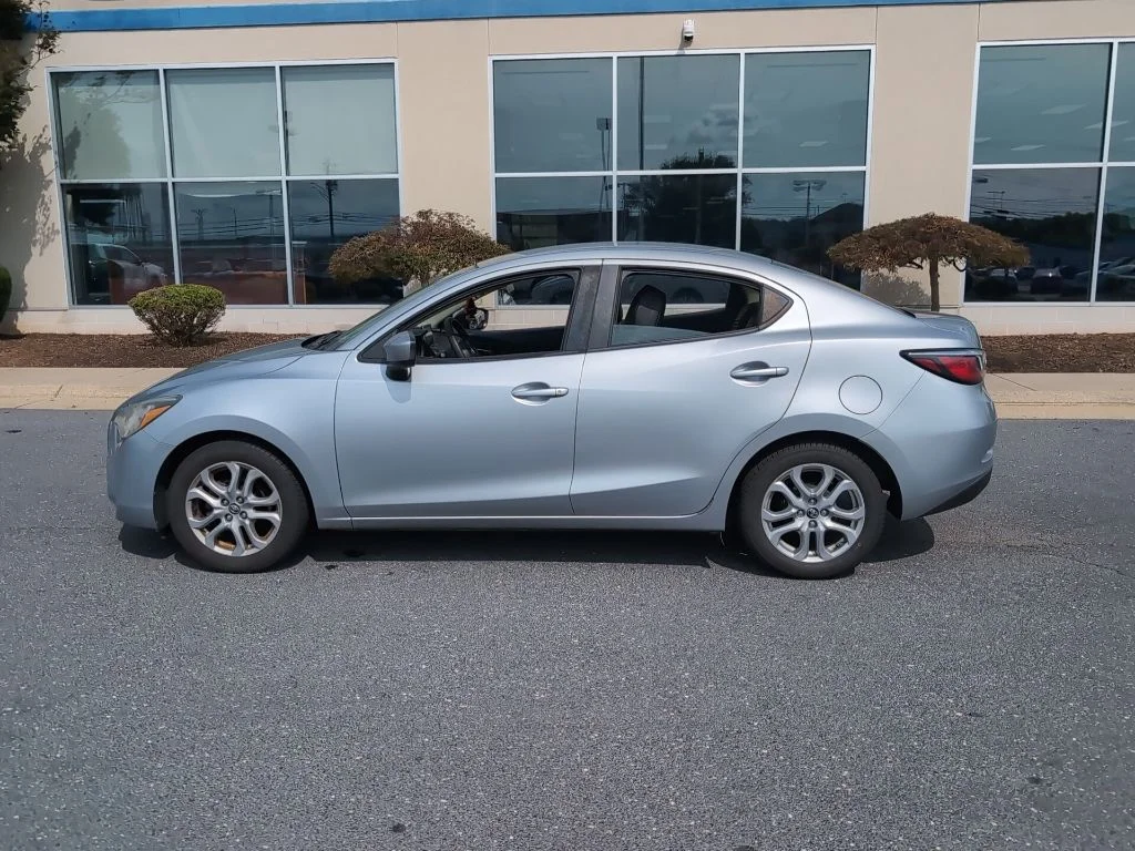 Used 2017 Silver Toyota Base image 8