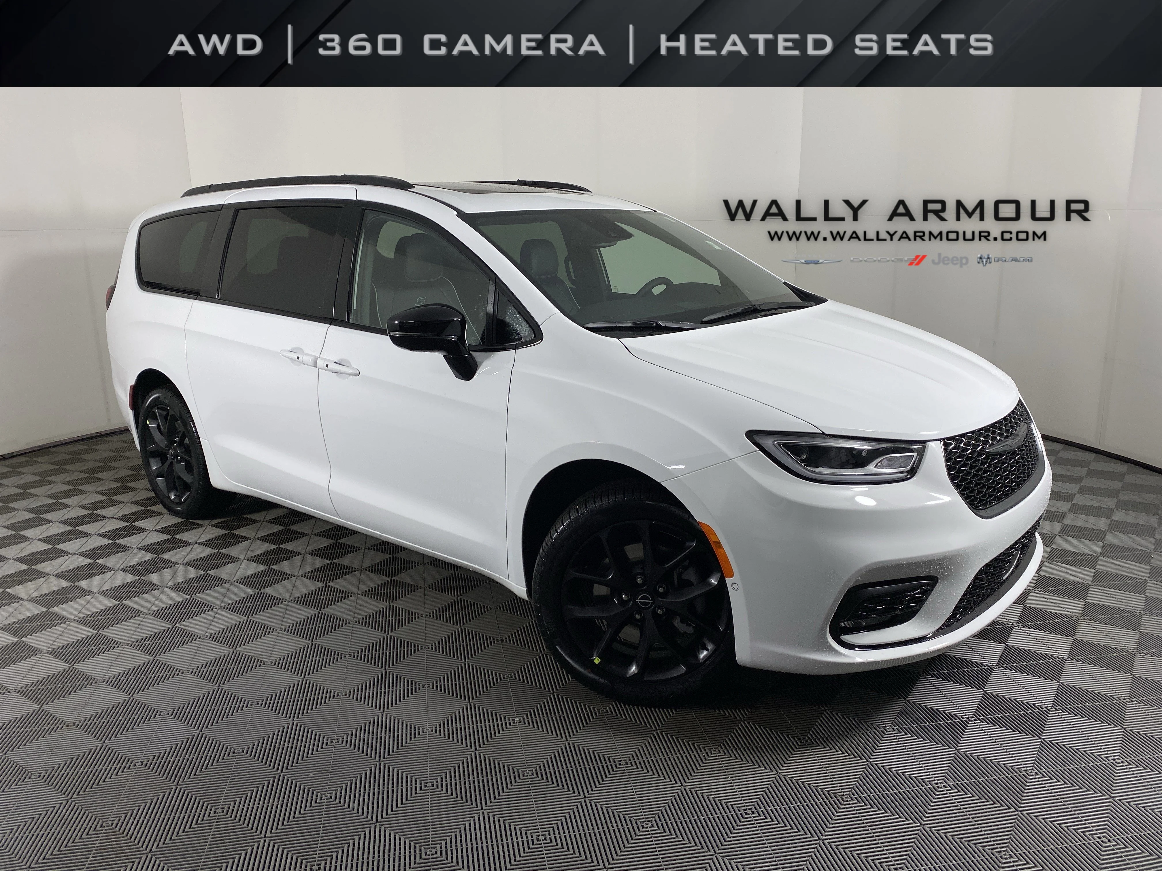 2026 Chrysler Pacifica Limited AWD's photo