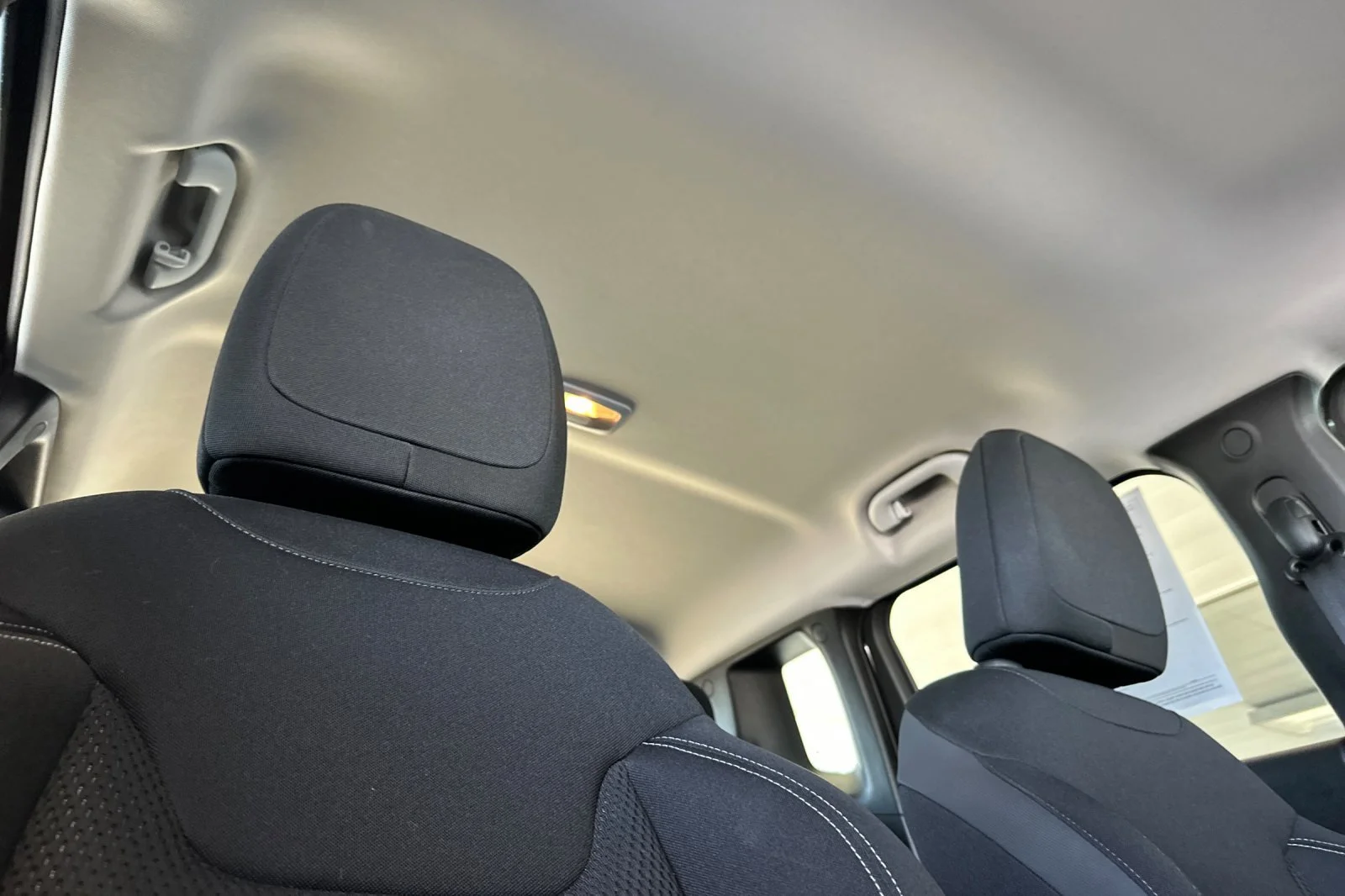 Used 2023 Black Clearcoat Jeep Altitude image 17