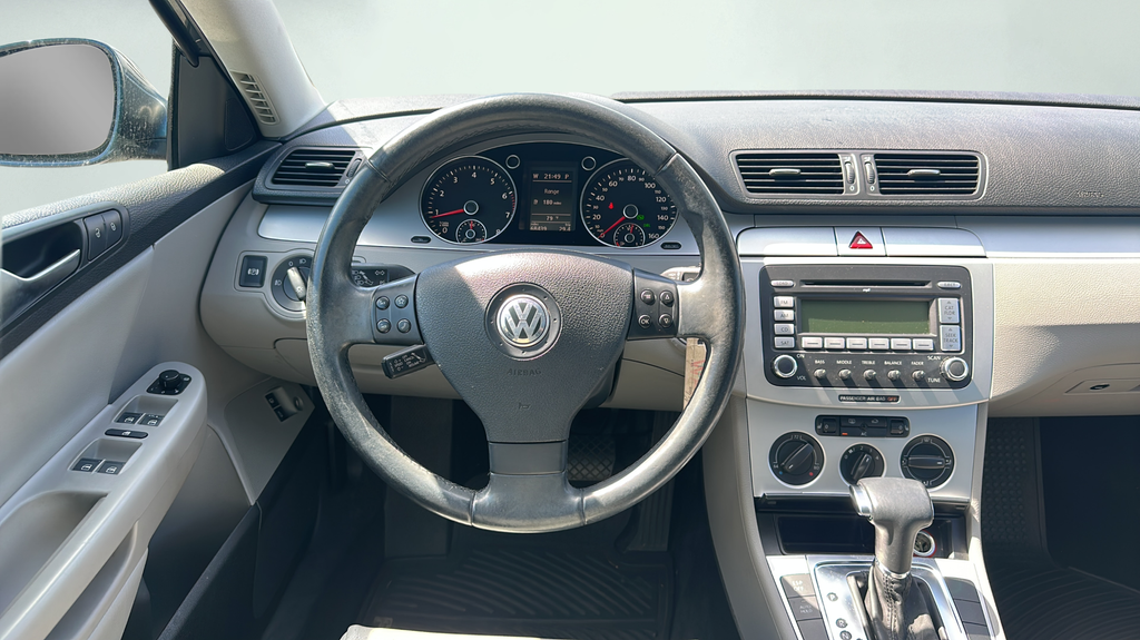 Used 2009  Volkswagen Komfort image 15