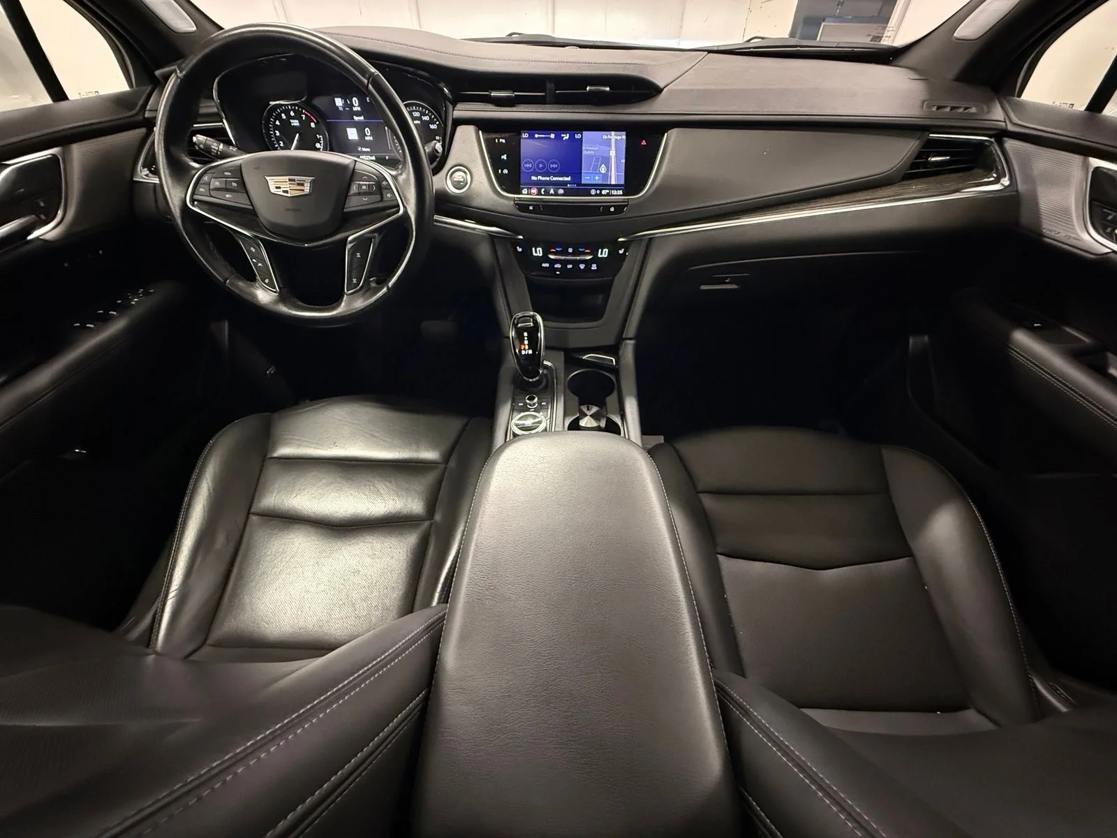 Used 2022 White Cadillac Premium Luxury image 19