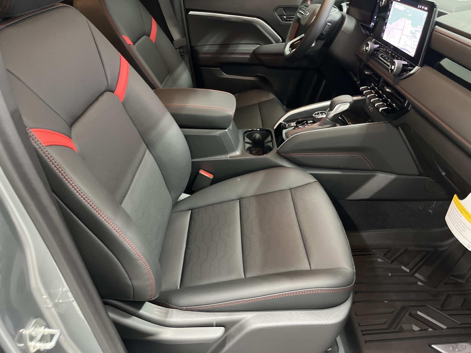 2026 Chevrolet Colorado Z71 - Photo 28