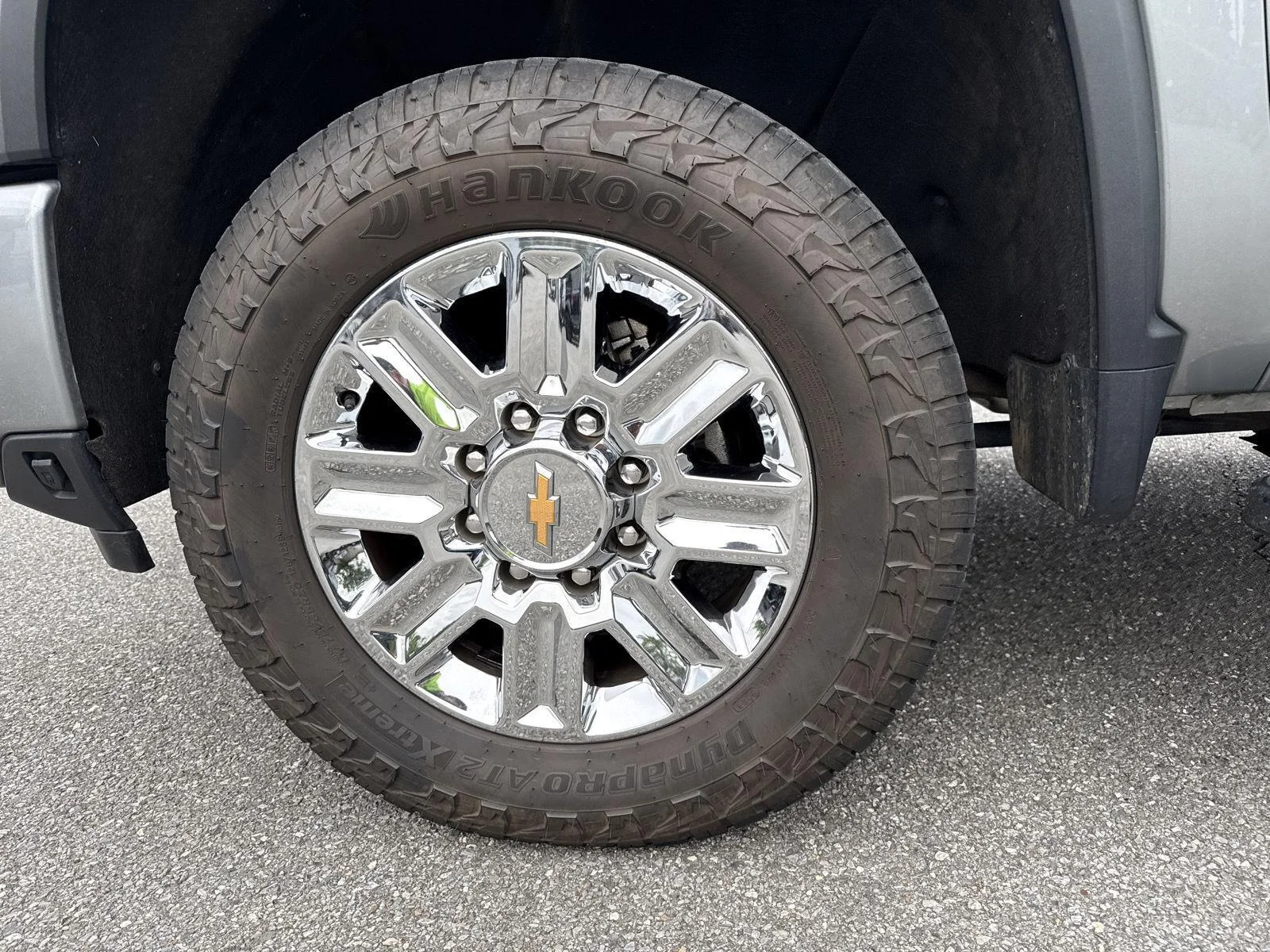 Used 2024 Sterling Gray Metallic Chevrolet High Country image 9