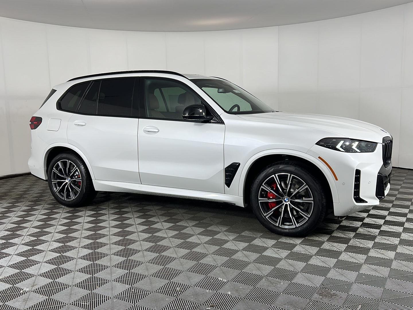 New 2026 Mineral White Metallic BMW M60i image 2
