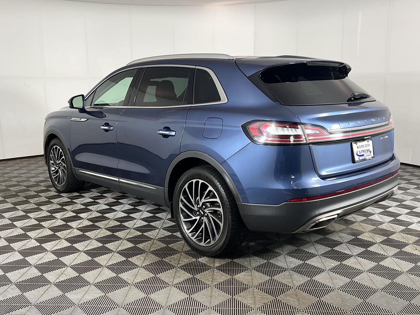 Used 2019 Blue Diamond Lincoln Reserve image 9