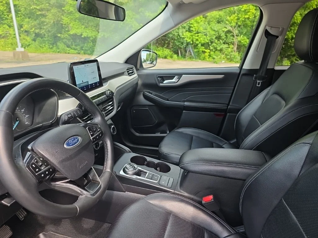 Used 2022 Blue Silver Metallic Ford SEL image 11