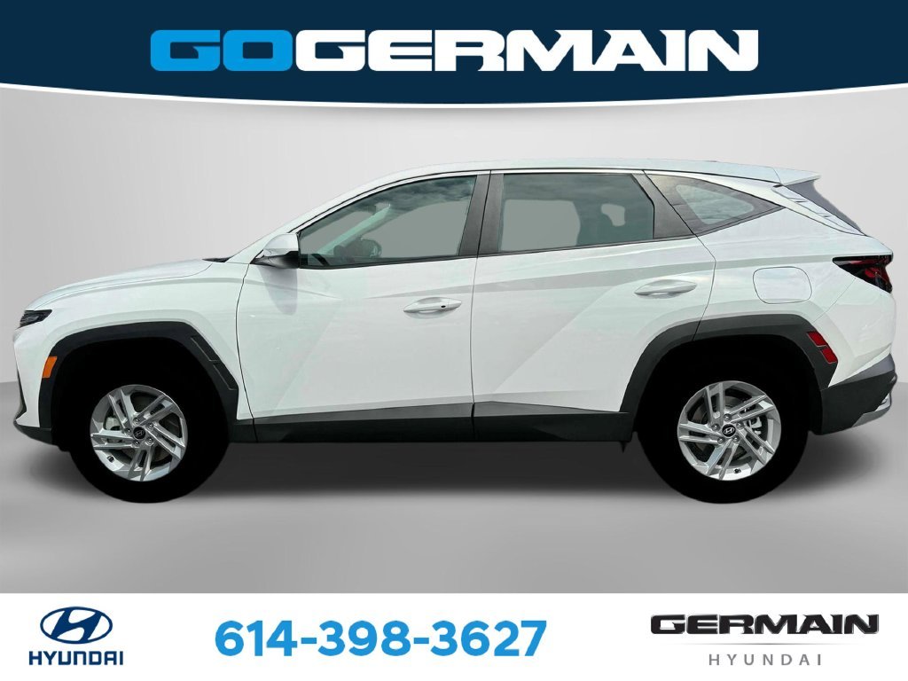 Used 2025 White Hyundai SE image 4