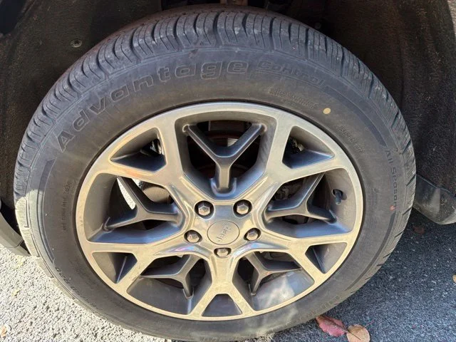 Used 2021 Blue Jeep Limited image 7