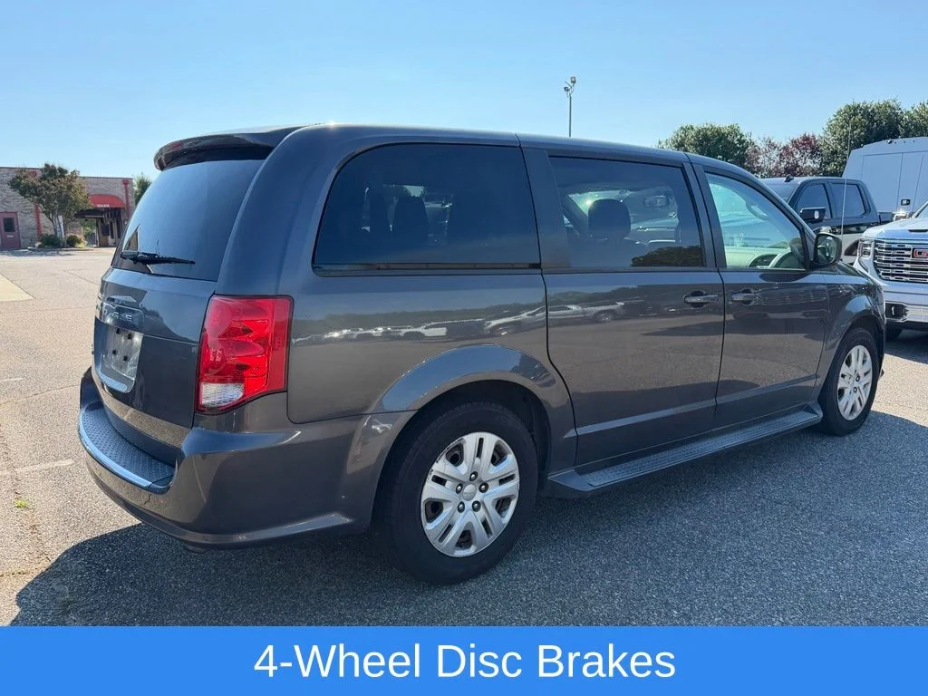 Used 2018 Gray Dodge SE image 9
