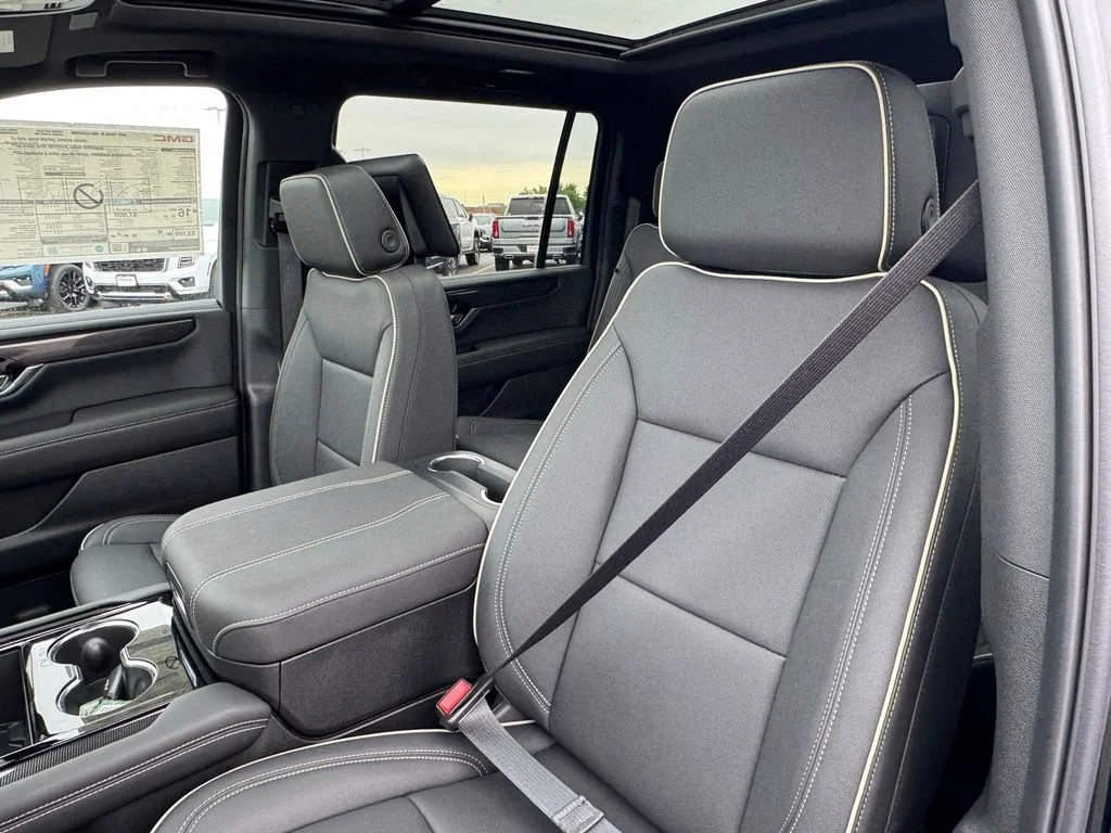 New 2026 Onyx Black GMC Elevation image 20
