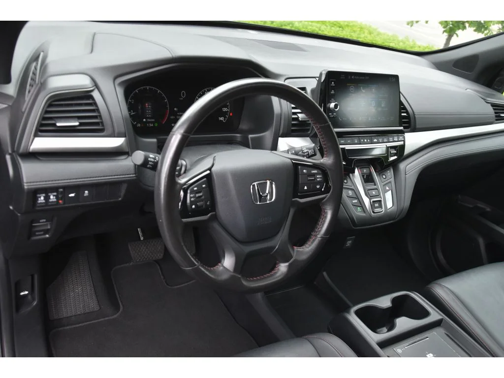 Used 2025 Blk Honda Sport-L image 13