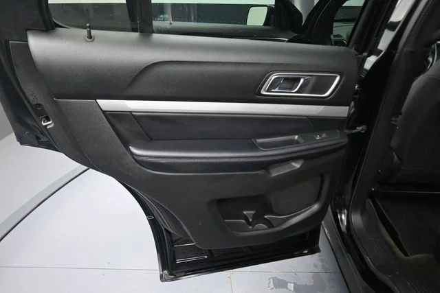Used 2017 Black Ford XLT image 26