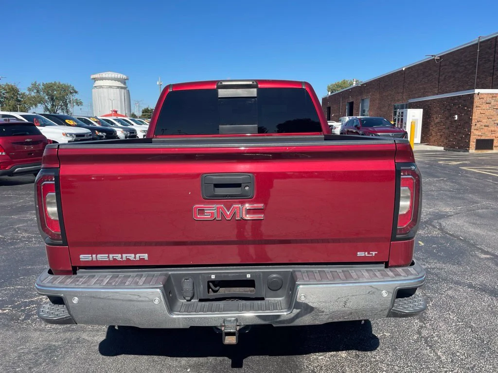 Used 2018 Red GMC SLT image 4