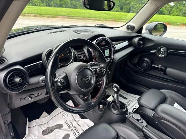 Used 2019 Black MINI Classic image 16