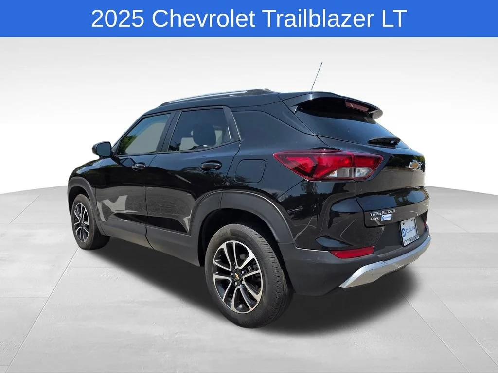 Used 2025 Mosaic Black Metallic Chevrolet LT image 6