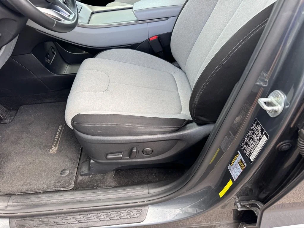 Used 2021 Gray Hyundai SEL image 6