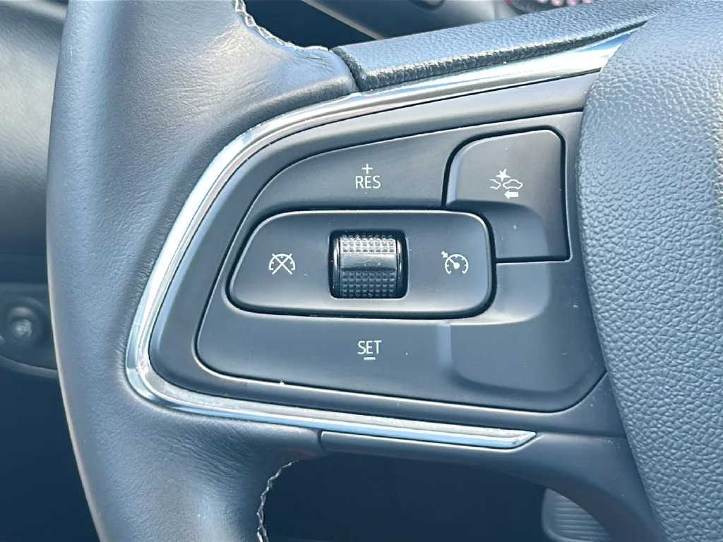 Used 2020 Blue Buick Preferred image 23