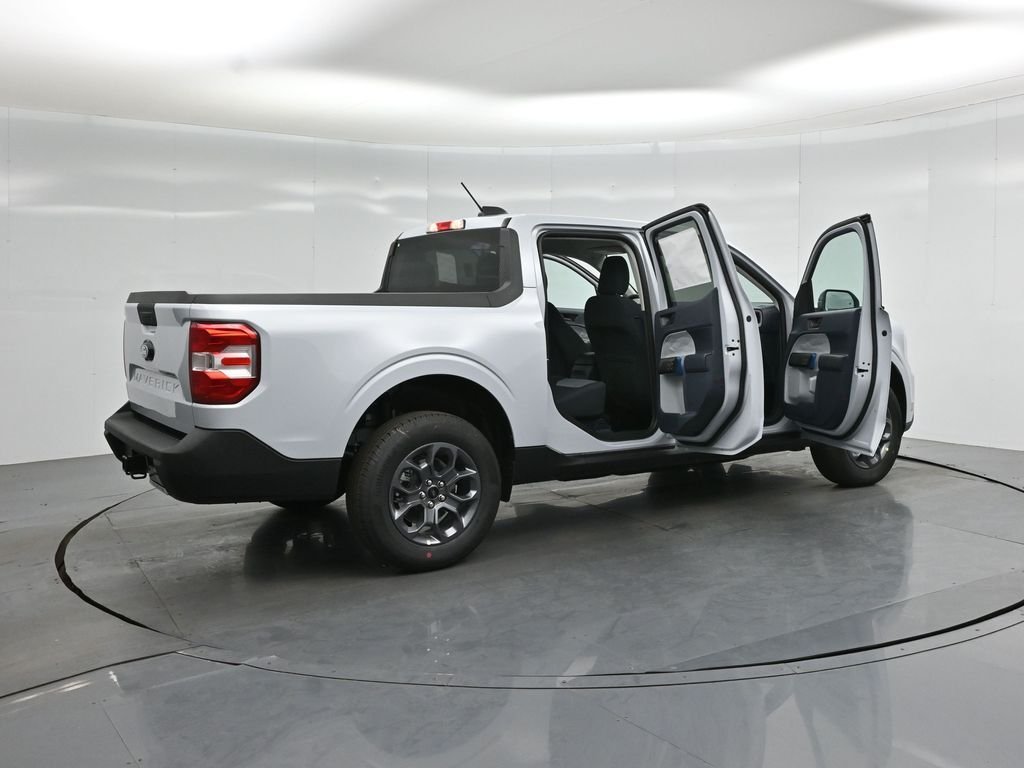 New 2026 Space White Metallic Ford XLT image 5