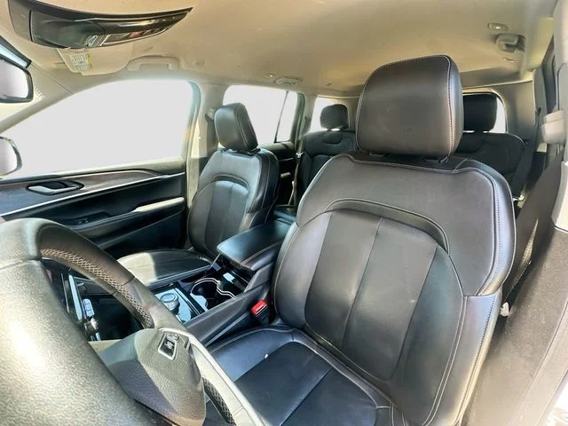 Used 2022 White Jeep Limited image 23
