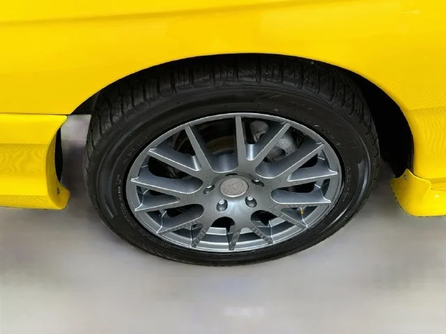 Used 1995 Yellow Ford  image 26