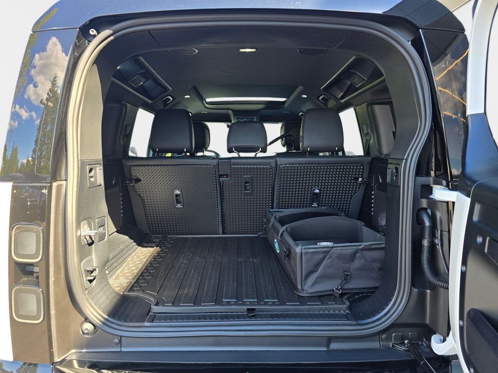 New 2026 Fuji White LAND ROVER X-Dynamic SE image 12
