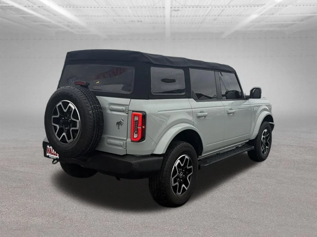 Certified Used 2023 Cactus Green / Gray Ford Outer Banks image 11