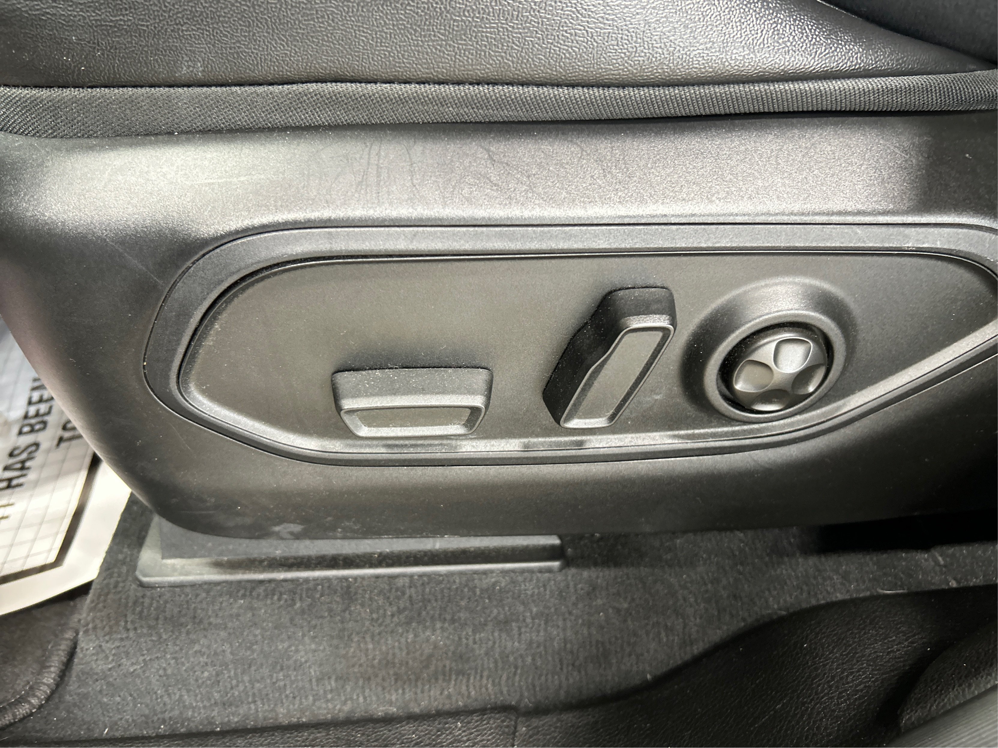 Used 2024 Gray Jeep Altitude image 18