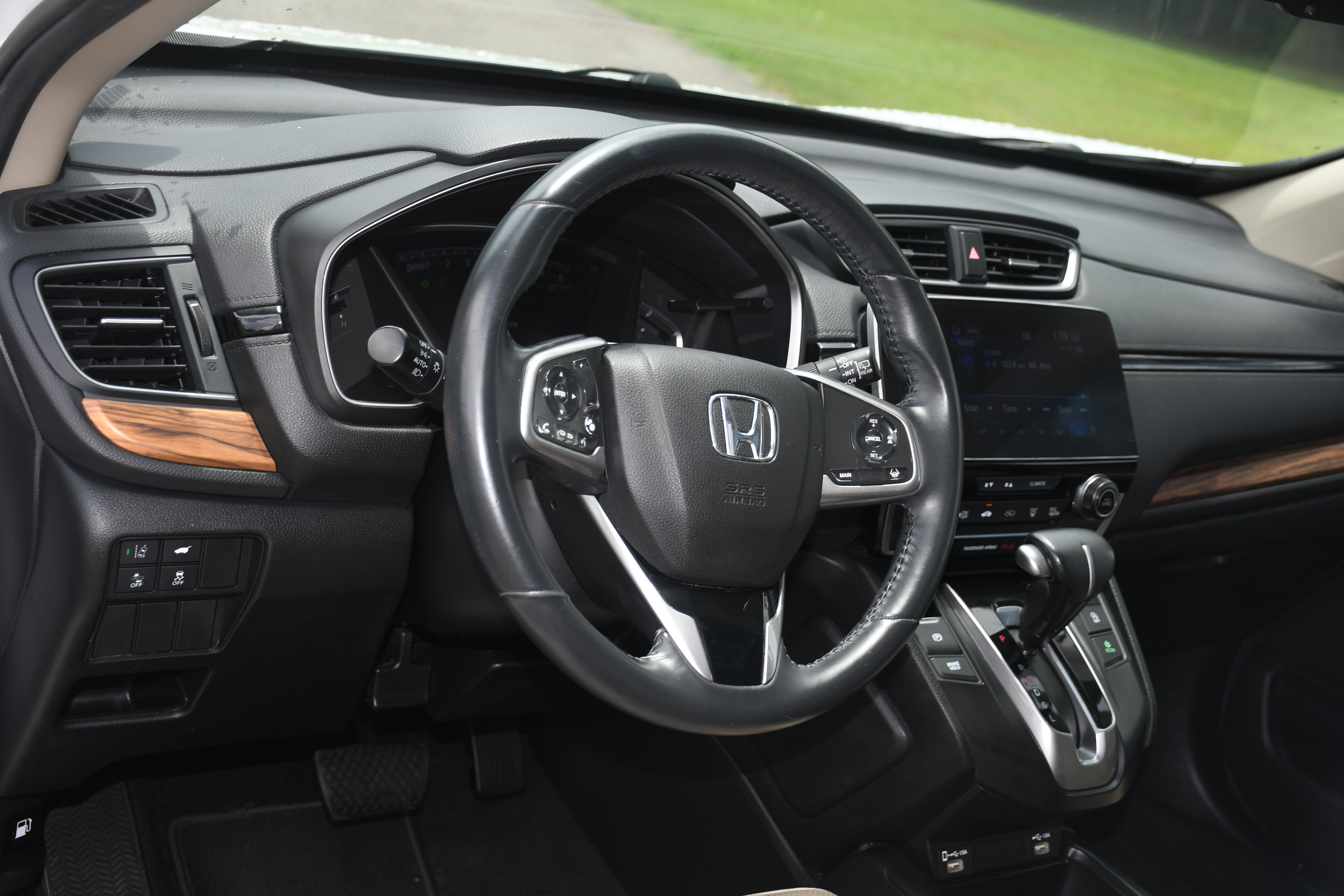 Used 2021 Silver Honda EX-L image 9