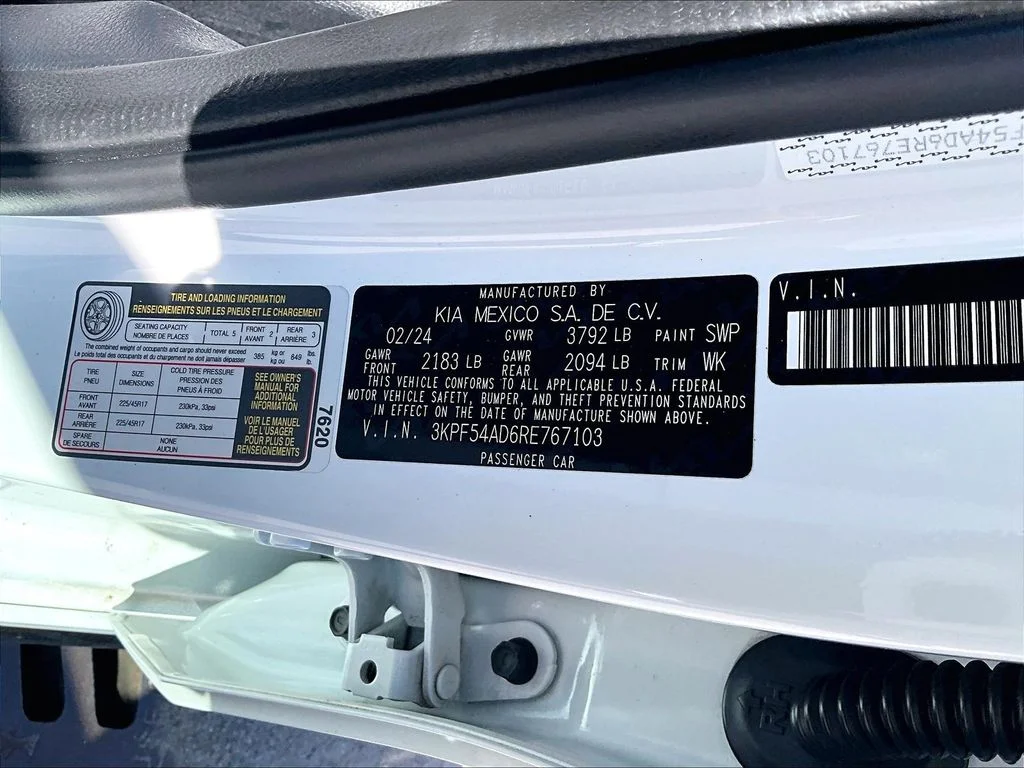 Used 2024 White Kia GT-Line image 36