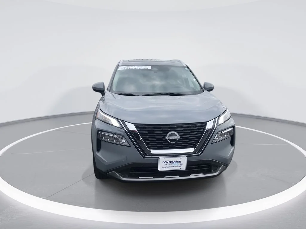 Used 2023 Gray Nissan SL image 3