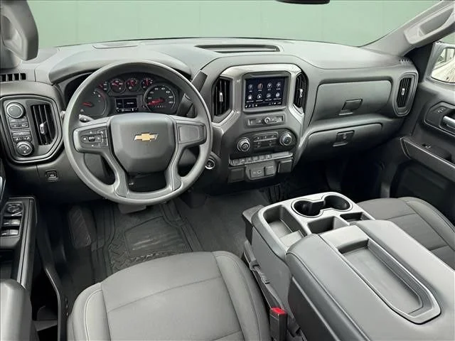 Used 2022 White Chevrolet Custom image 11