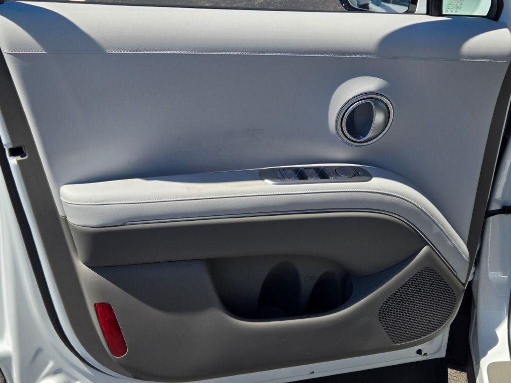 New 2026 White Pearl Hyundai SEL AWD image 19
