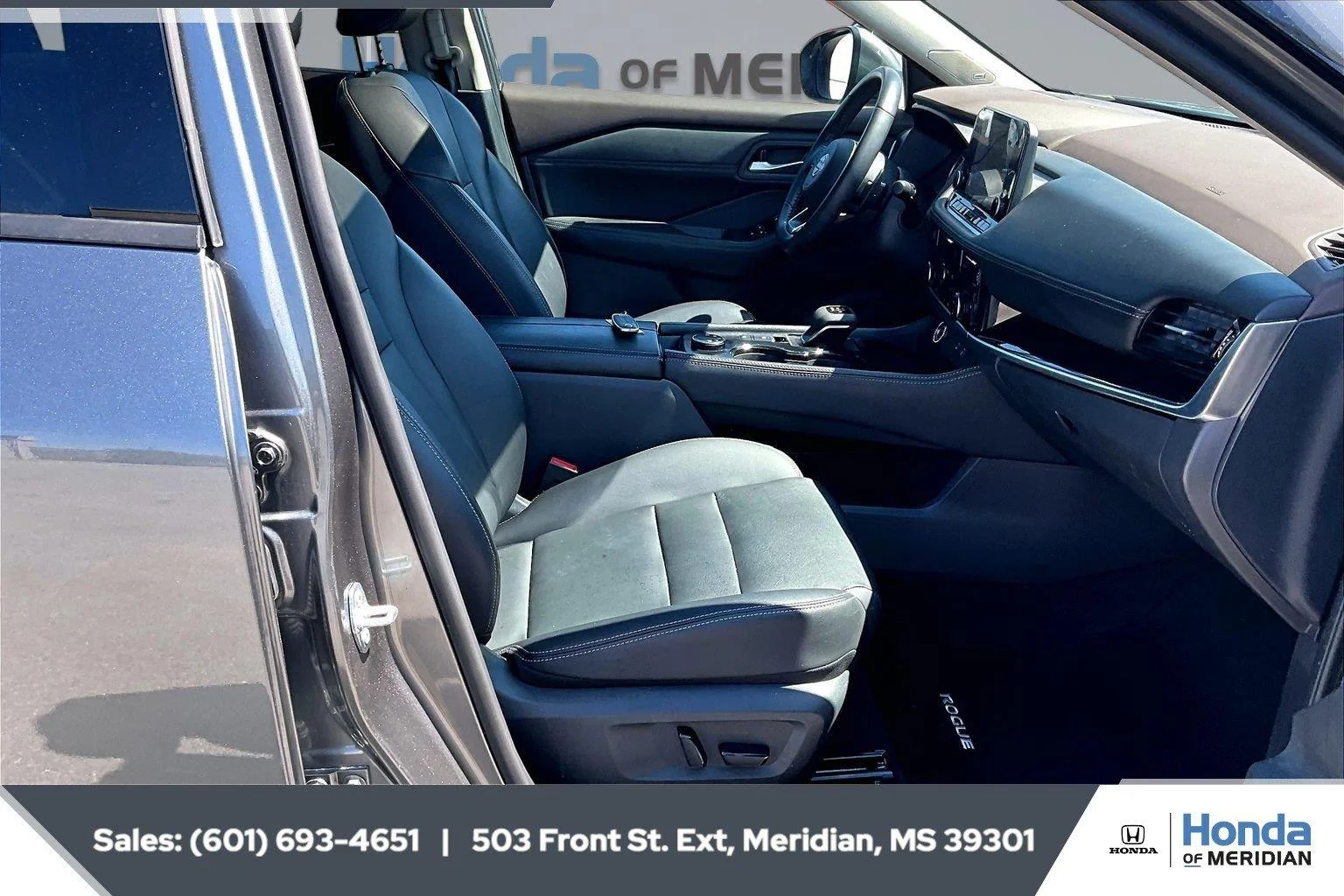 Used 2023 Gun Metallic Nissan SL image 6