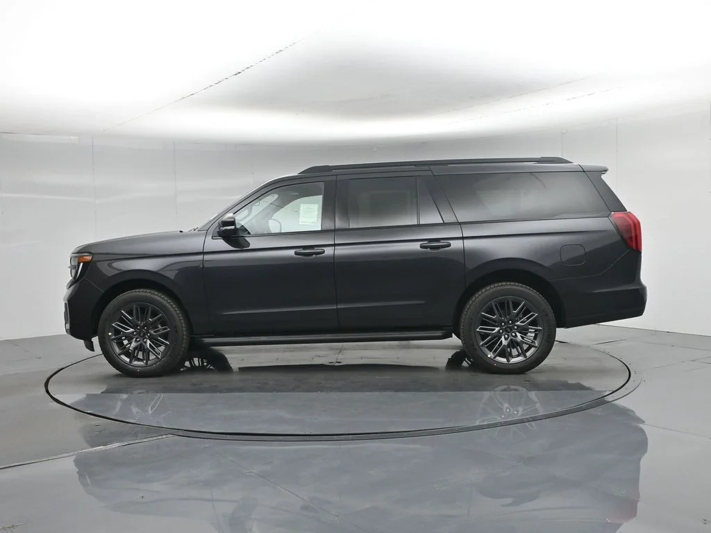 New 2026 Gray Ford Platinum image 32