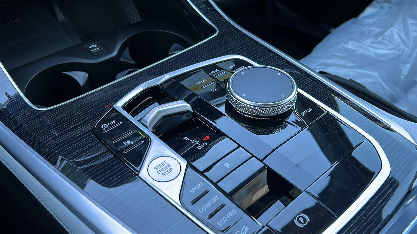 New 2026 Skyscraper Grey Metallic BMW xDrive40i image 18