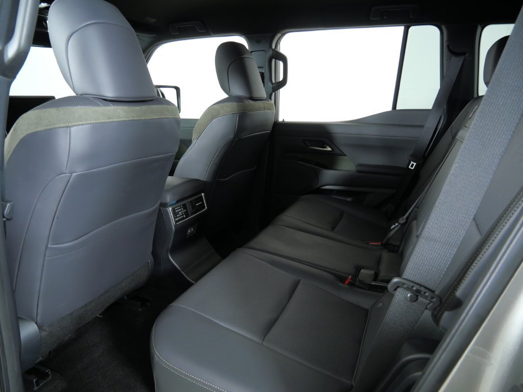 Used 2024 Silver Lexus 550 Overtrail image 27