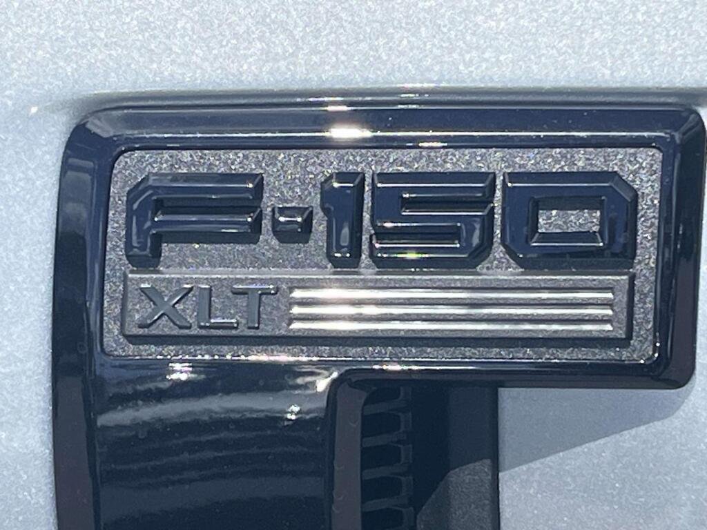 New 2026 Iconic Silver Metallic Ford XLT image 15