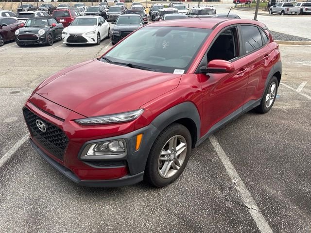 Used 2019 Red Hyundai SE image 2