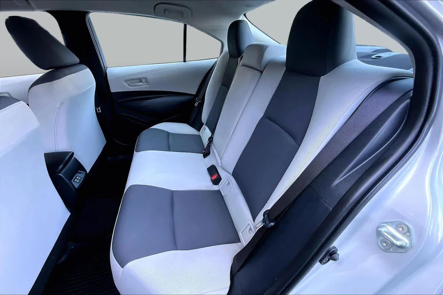 Certified Used 2023 Classic Silver Metallic Toyota LE image 19