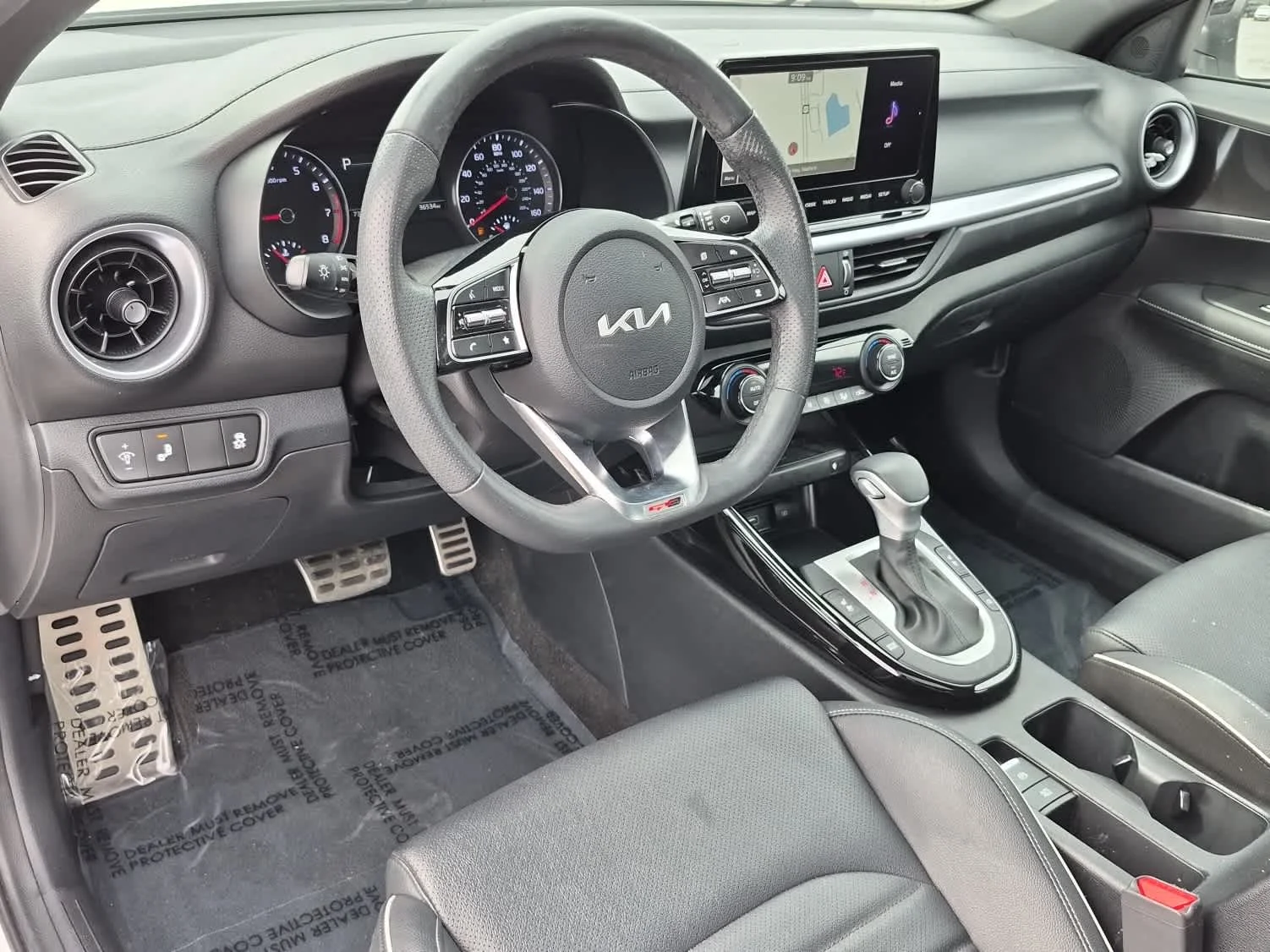 Used 2024 Snow White Pearl Kia GT-Line image 14