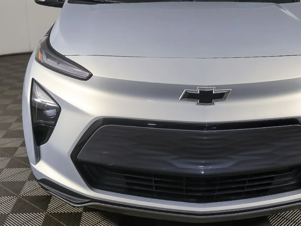 Used 2023 Silver Chevrolet LT image 10
