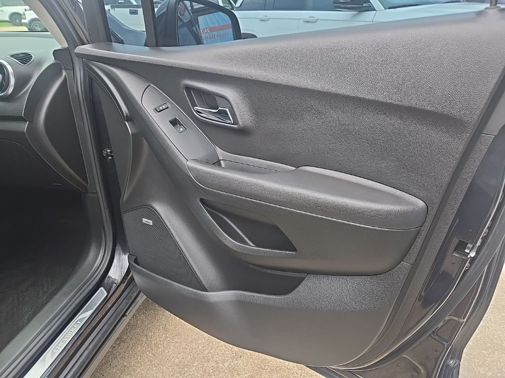 Used 2016 Black Chevrolet LTZ image 64