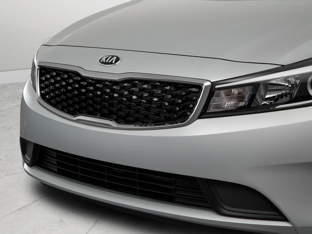 Used 2017 Silver Kia LX image 52
