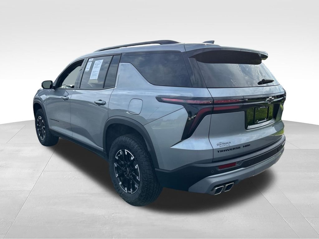Used 2025 Gray Chevrolet Z71 image 3