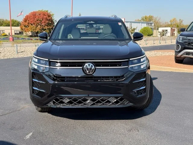 New 2027 Deep Black Pearl Volkswagen 2.0T SEL image 2