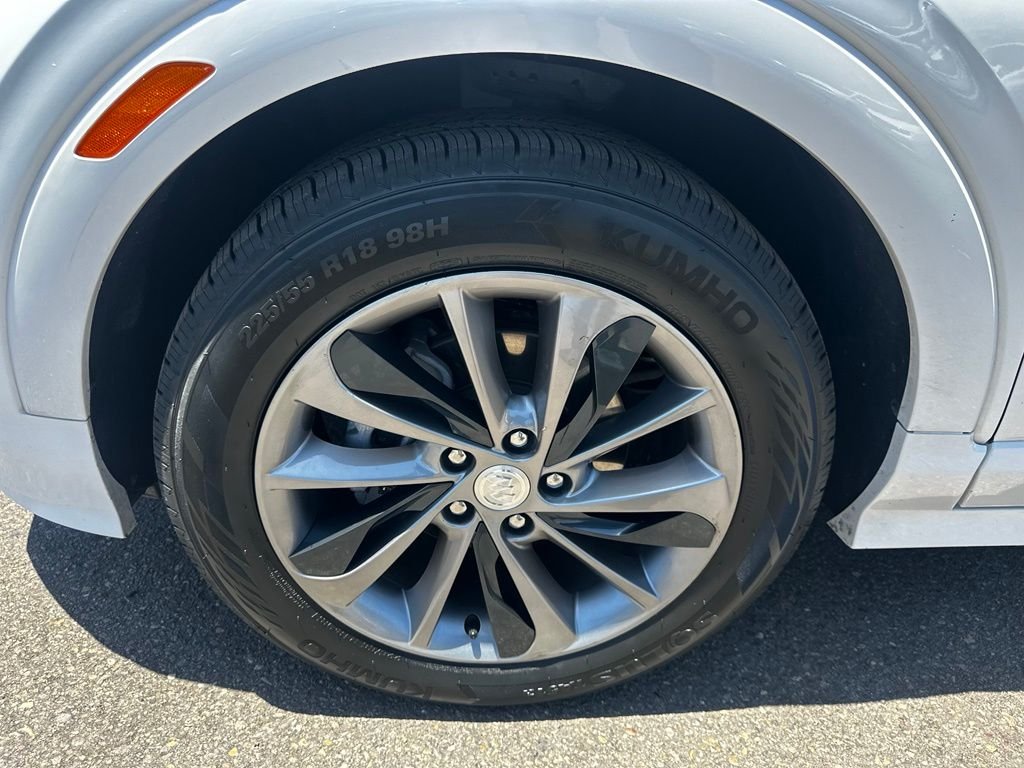 Used 2020 White Buick Essence image 11