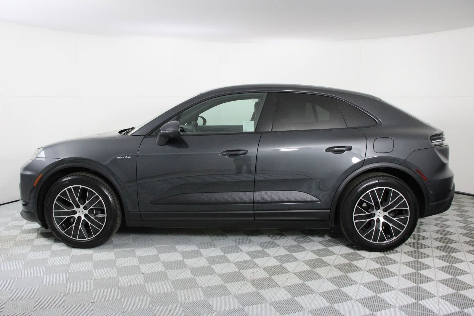 Certified 2025 Porsche Macan Base with VIN WP1AD2XA9SL077904 for sale in Pasadena, CA