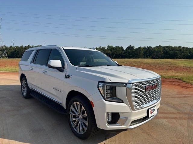 Used 2023 White GMC Denali image 2